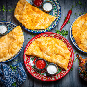 4 разных чебурека (говядина, баранина, сыр с помидорами и картошка)